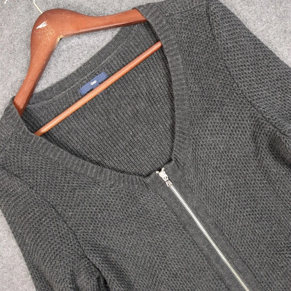 Gap Womens Medium Charcoal Gray Textured Knit Full Zip V-Neck Cardigan Sweater